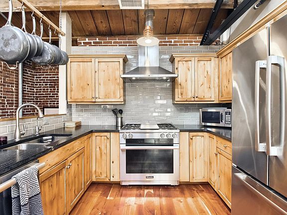 5th image of 1465 S Pearl St APT 1
