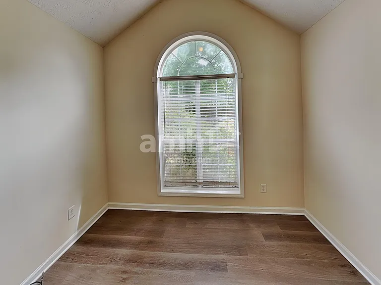 1365 Morrow Dr — Photo 17