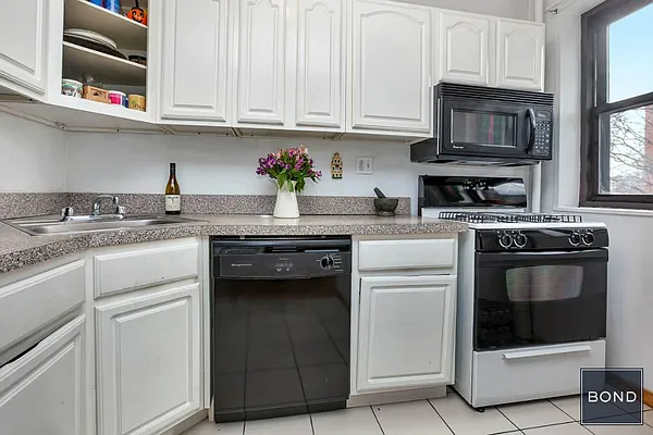 Sold by Bond New York | media 10