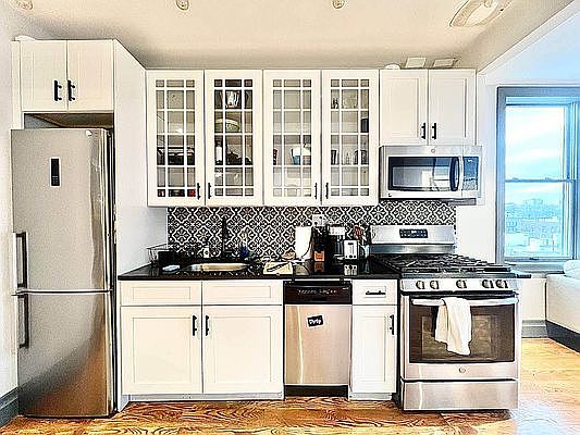 2nd image of 264 Sullivan Pl APT 7A