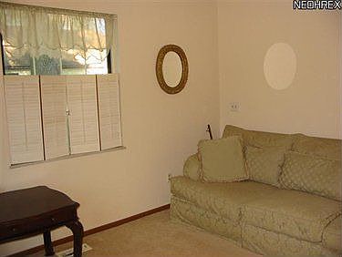 3rd image of 7285 Farnham Dr