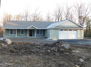 120 Mountain Laurel Dr, Milford, PA 18337