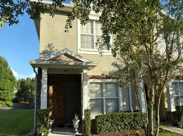 1109 Sleepy Oak Dr, Zephyrhills, FL 33543