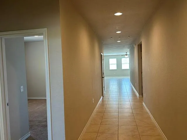 4 bed, 2.5 bath, 2261 sqft, $2,535 — Photo 3