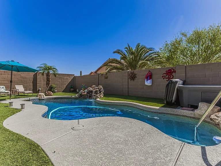 17475 W Spring Ln — Photo 18