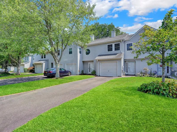 1107 Sara Circle #B, Port Jefferson Station, NY 11776
