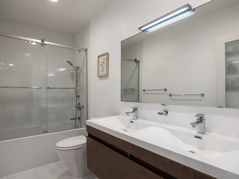 17165 Palisades Cir — Photo 18