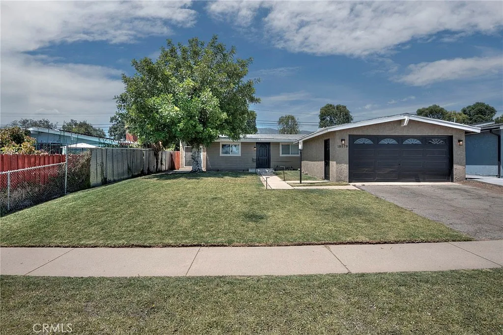 3 bed, 1410 sqft, $3,700 — Photo 2