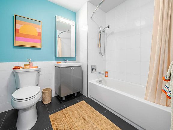 4th image of 599 Pavonia Ave #4106
