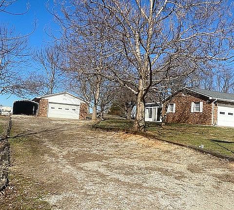 2nd image of 321 Waverly Ln