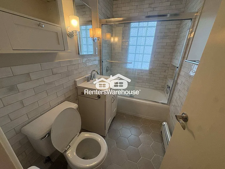 2108 Grand Ave S — Photo 4