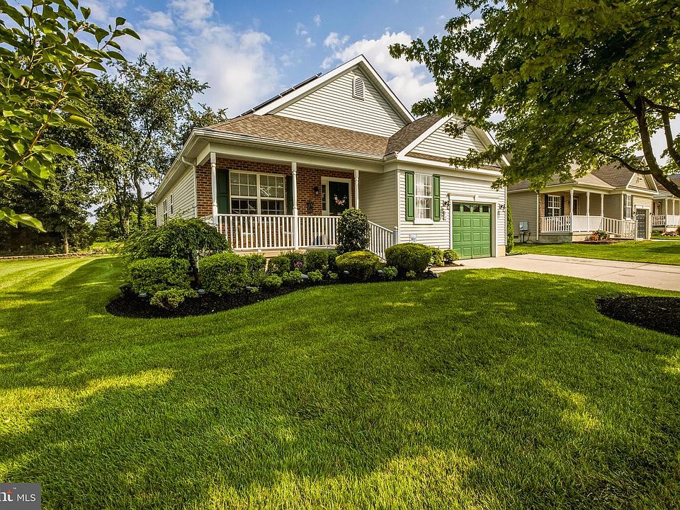 1st image of 24 Bear Creek Dr