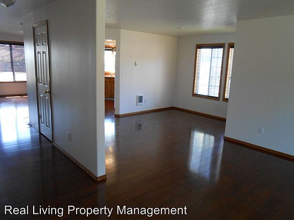 3rd image of 11845 SE Riveridge Dr