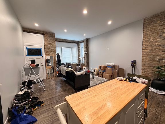 3rd image of 2221 W 21st Pl #1F