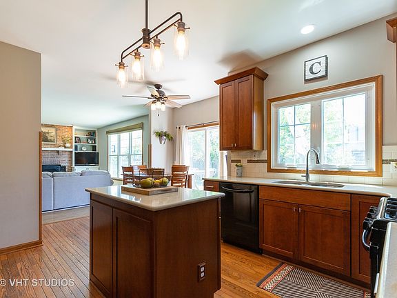 4th image of 417 Yorkshire Ct