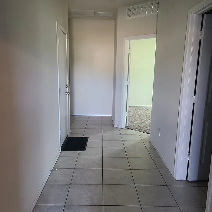 3 bed, 2.0 bath, 1712 sqft, $1,975 — Photo 4