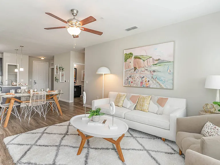 Lewis Grand Apartments — Photo 12