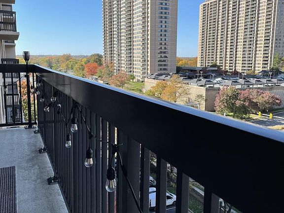 5th image of 3713 S George Mason Dr #810W