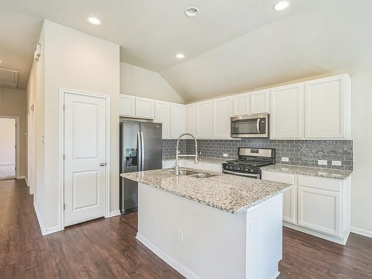 120 Lasino Dr — Photo 7