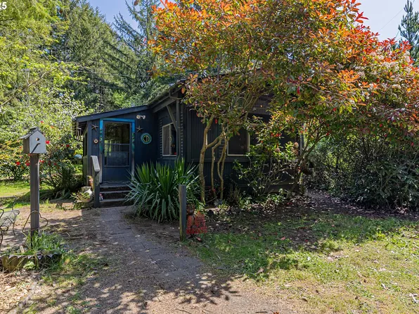 88102 Mallory Ln, Bandon, OR 97411