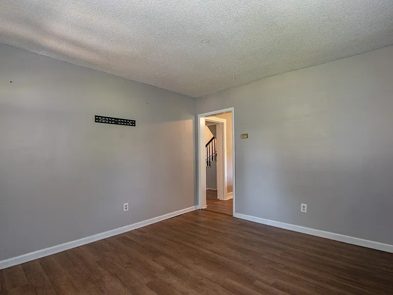 1231 Crume Rd — Photo 16