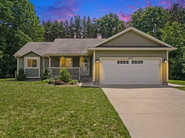 6671 Minard Dr, Muskegon, MI 49442