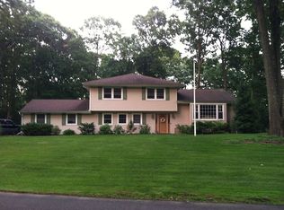 539 Old Woods Rd, Wyckoff, NJ 07481