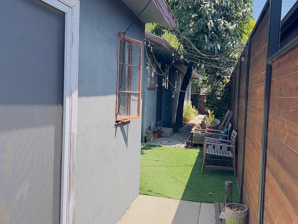 4247 S Centinela Ave #4247