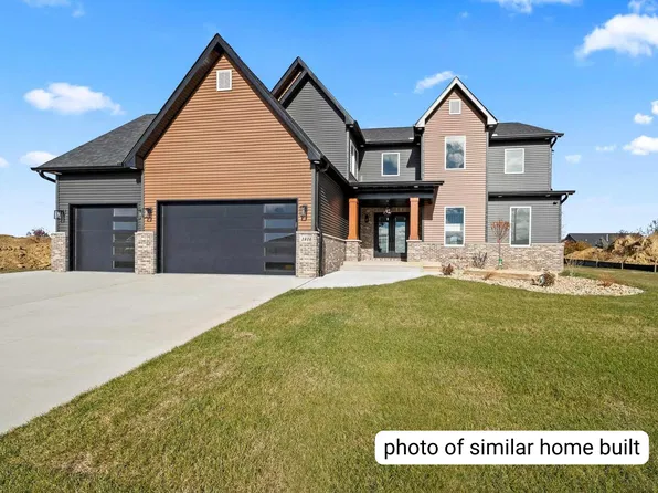 6739 Saint Marie Ct, Bettendorf, IA 52722