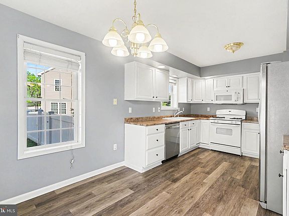 3rd image of 130 Sable Dr
