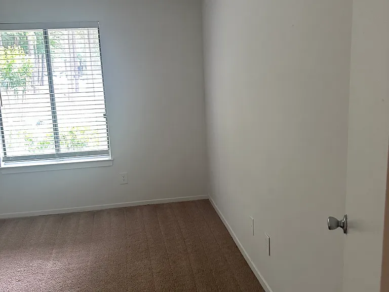 122 Seasons Pkwy — Photo 20