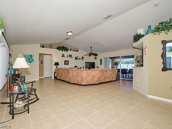 5th image of 1307 SE 24th St