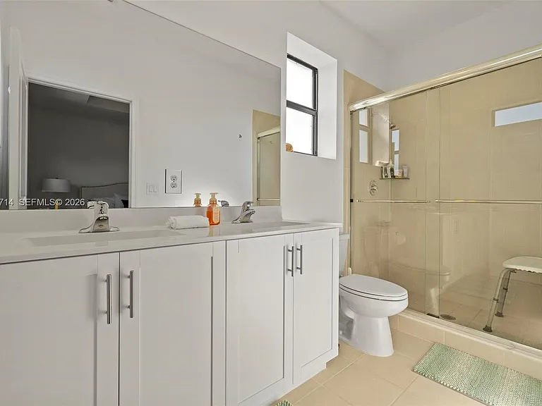 20655 NE 7th Pl — Photo 12