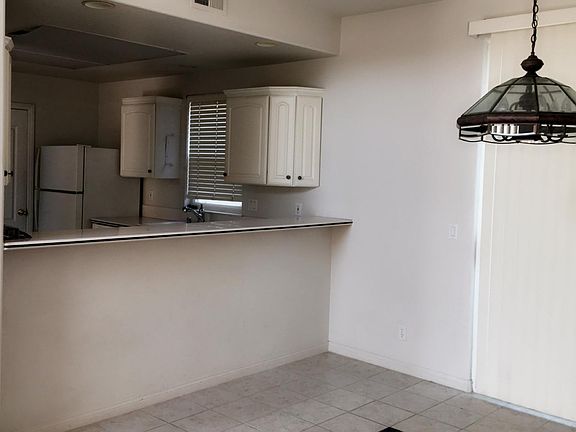 3rd image of 319 Marguerite Ave #A