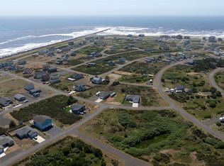 1433 Kailua Ct, Ocean Shores, WA