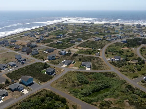 1433 Kailua Court, Ocean Shores, WA 98569