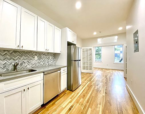 1st image of 1420 Dekalb Ave APT 2R