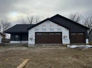 1917 S Stone Creek Blvd, Urbana, IL