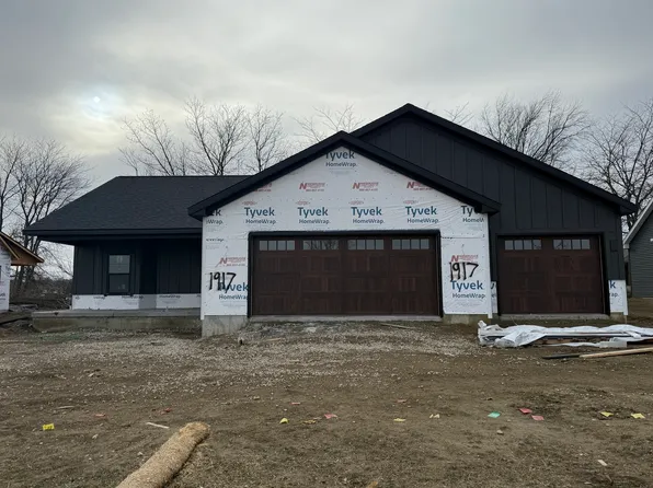 1917 S Stone Creek Blvd, Urbana, IL 61802