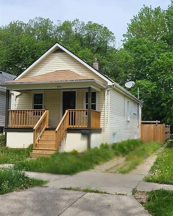 990 Bridge Ave
