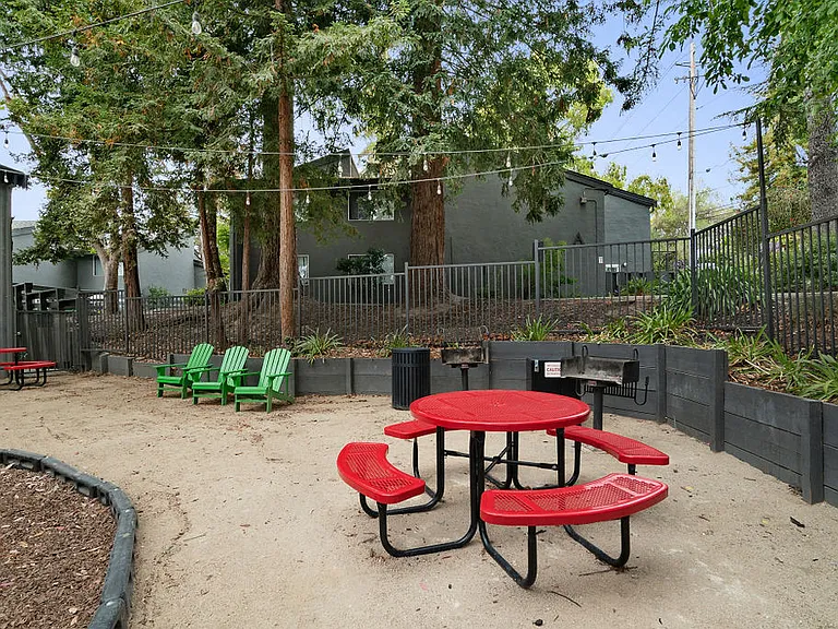 Hidden Creek Apartments — Photo 26