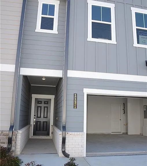 1121 Point Place Dr — Photo 2
