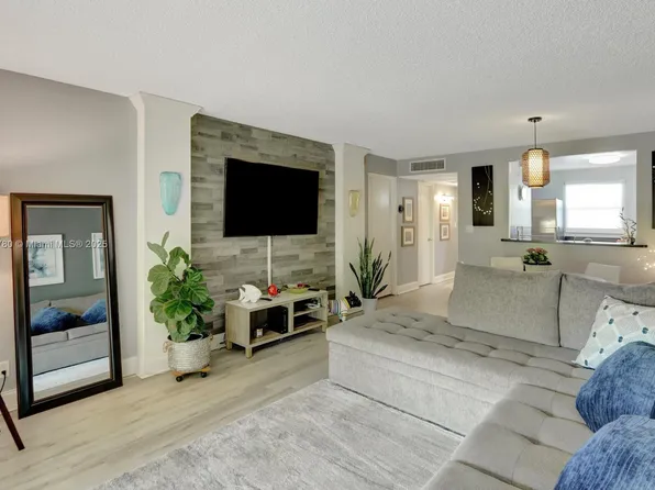 103 Royal Park Dr APT 3D, Oakland Park, FL 33309