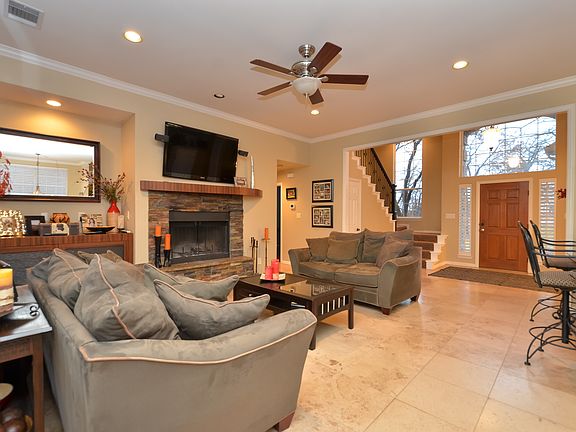 4th image of 200 Rosewood Dr