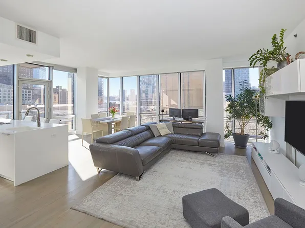 519 Borden Ave #3H, Long Island City, NY 11101