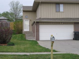 3212 NW 7th St, Lincoln, NE 68521