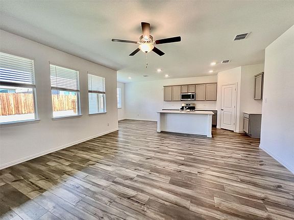 4th image of 1208 Sequoia Ln