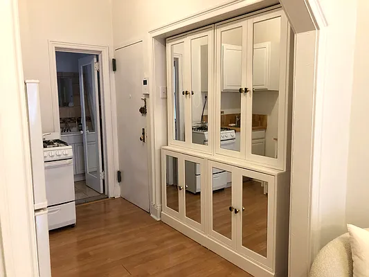 Rented by Kahen Properties | media 15