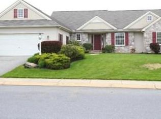 129 Round Hill Ln, Lancaster, PA