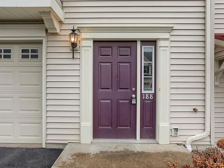 188 Kestrel Ln #188 — Photo 1